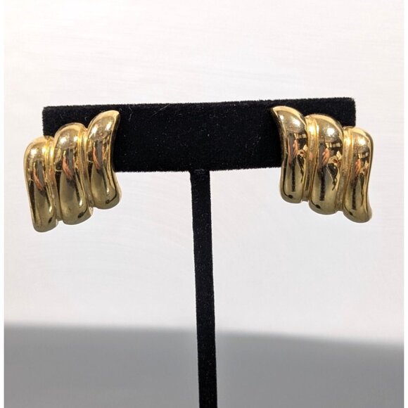 Vintage Avon Gold Tone Ribbed Bold Statement Drop Earrings Asymmetrical - Picture 1 of 11